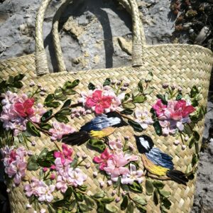 Panier brodé main au ruban motif sakura et mésanges